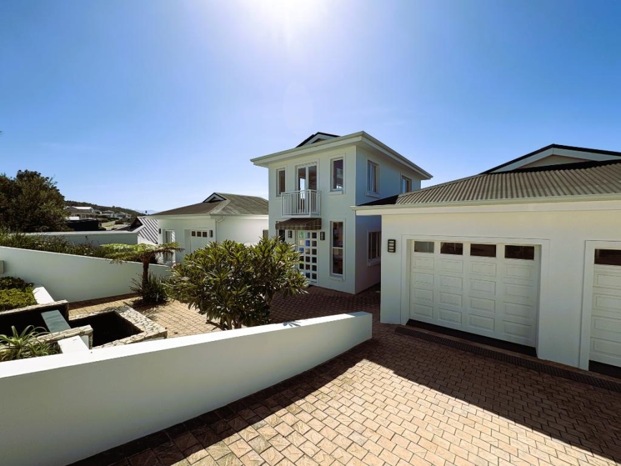 5 Bedroom Property for Sale in Whale Rock Western Cape